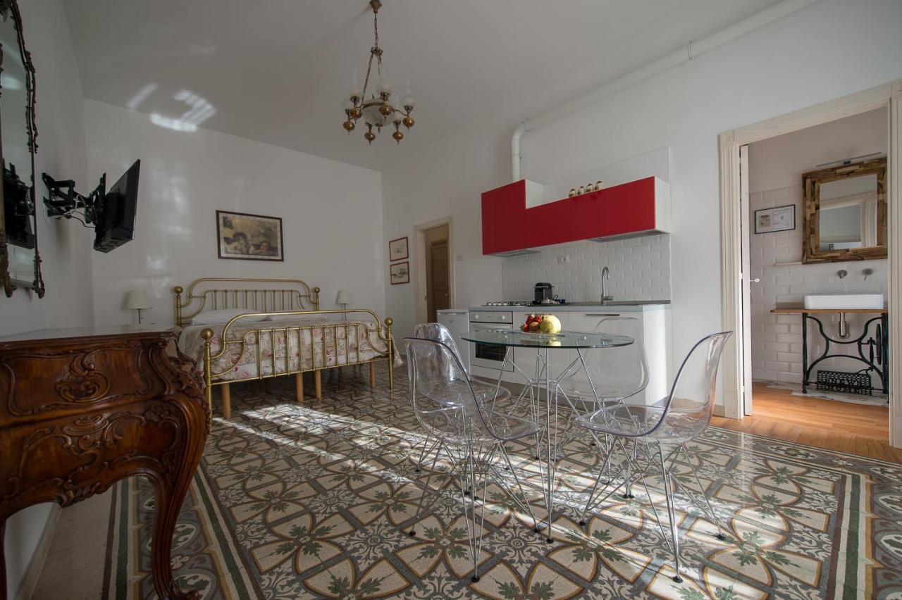 Ai Cappuccini Guest House Noicattaro Bagian luar foto