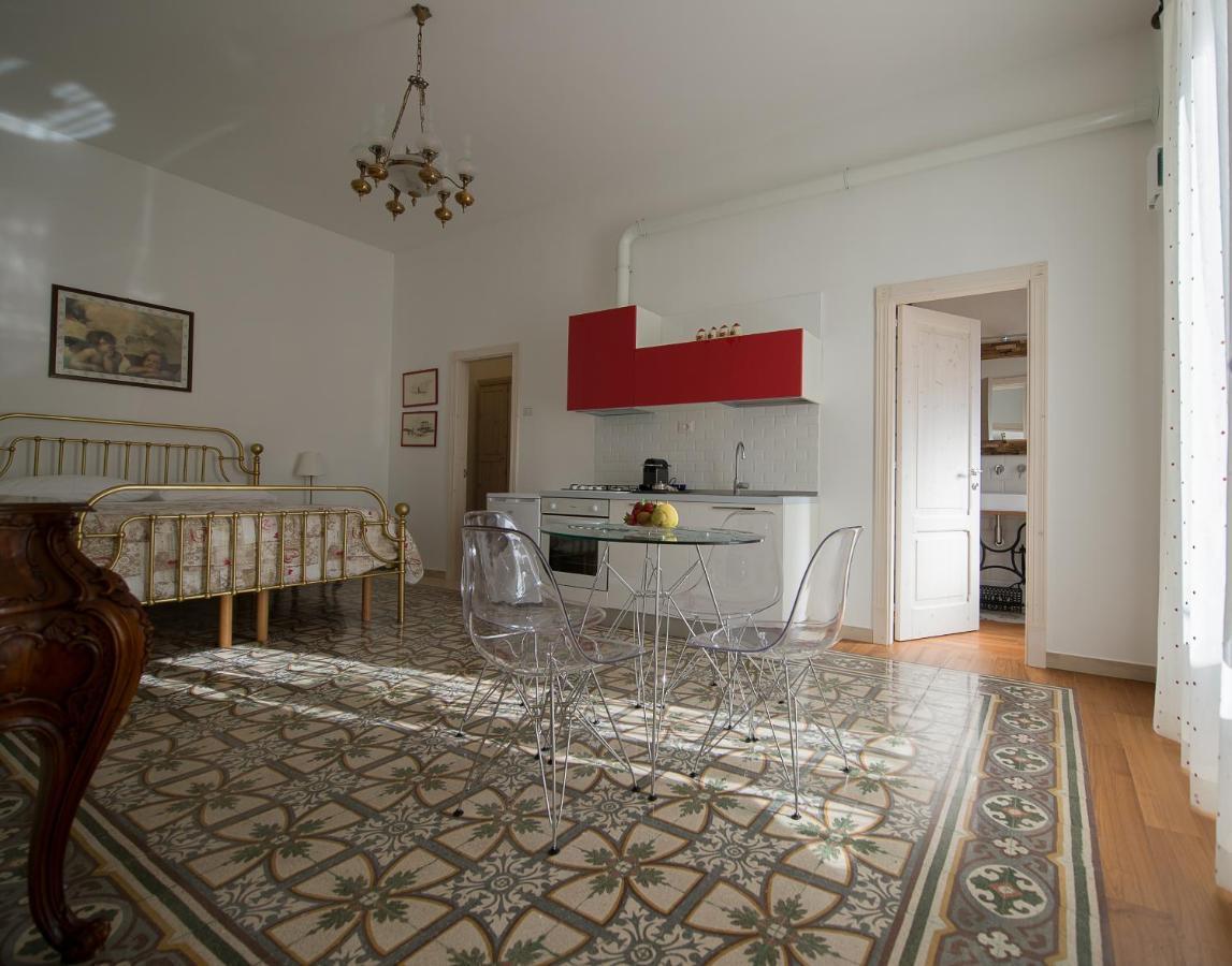 Ai Cappuccini Guest House Noicattaro Bagian luar foto