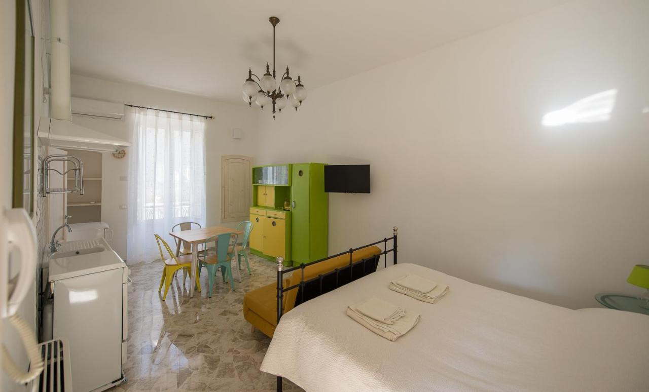 Ai Cappuccini Guest House Noicattaro Bagian luar foto